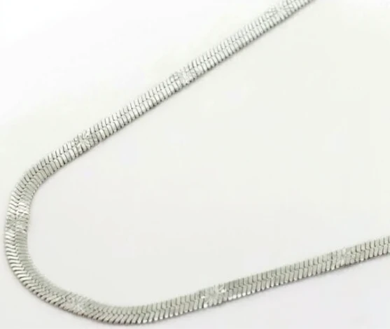 Cadena de acero quirurgico cola de raton chata o clapton plana con unos pequeños destellos 0.5mm 50c